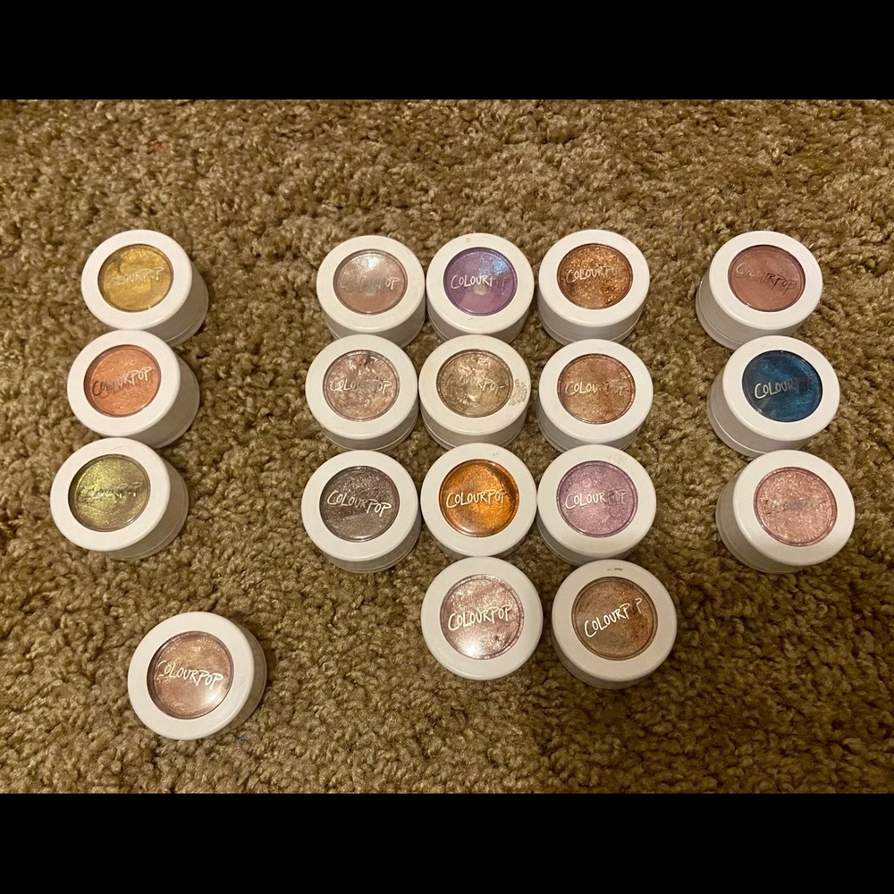 18 Colourpop Eyeshadows